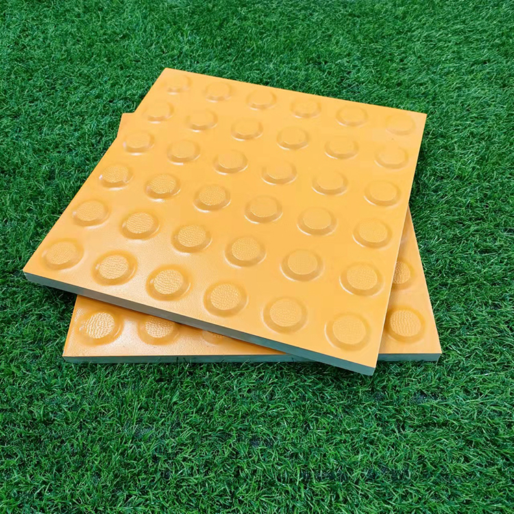 誰(shuí)家便宜我就買(mǎi)誰(shuí)的？盲道磚廠(chǎng)家經(jīng)常聽(tīng)到的一句話(huà)